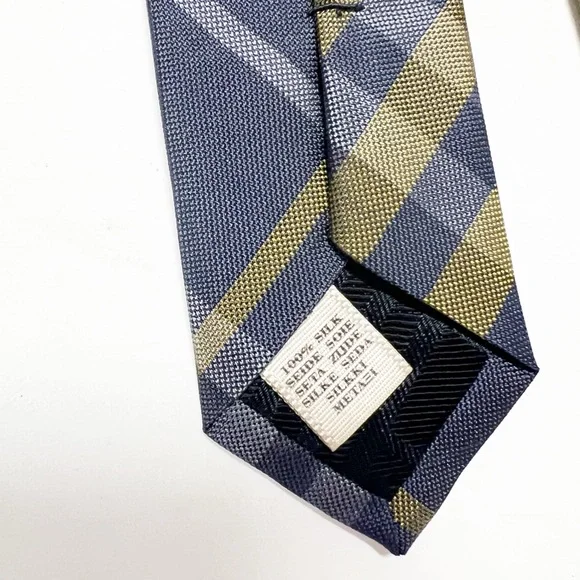 Burberry London Mens Designer Luxury Navy Blue Gold Plaid Silk Tie - Picture 3 of 8